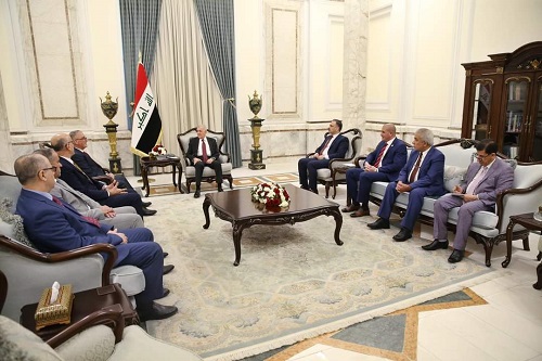 The President of the Republic receives a delegation from the House of Wisdom